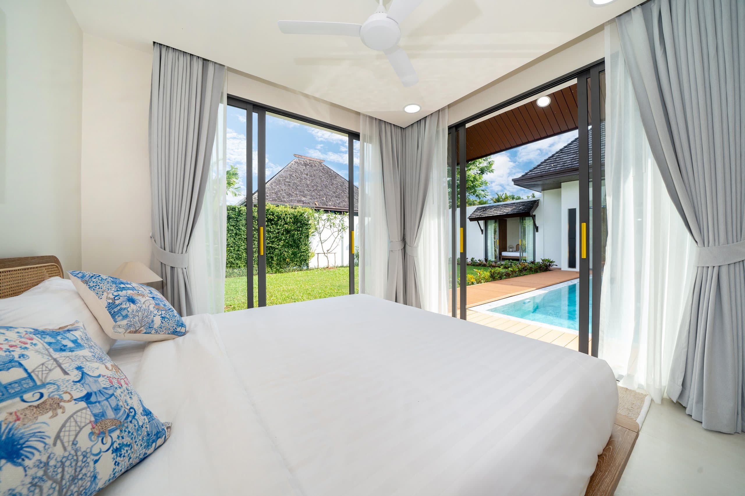 Mono Hall Pool Villa — photo 18